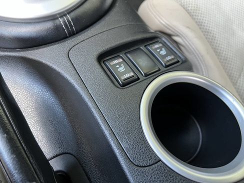 Used 2009 Nissan 370Z Touring w/ Sport Pkg RWD image 16