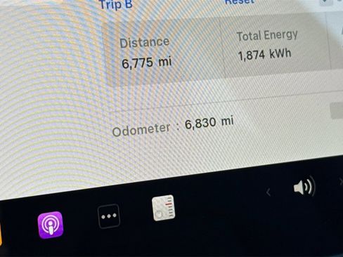 Used 2024 Tesla Model Y 2WD image 24