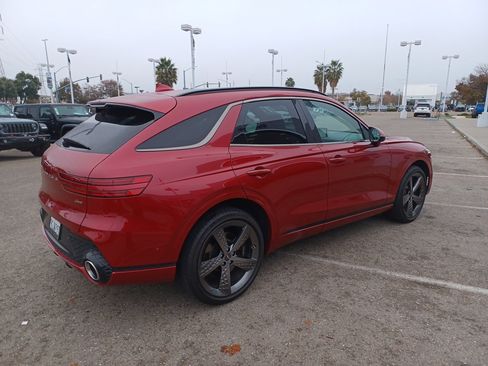 Used 2023 Genesis GV70 2.5T w/ Sport Prestige Package image 4