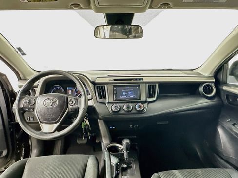 Used 2017 Toyota RAV4 LE FWD image 3