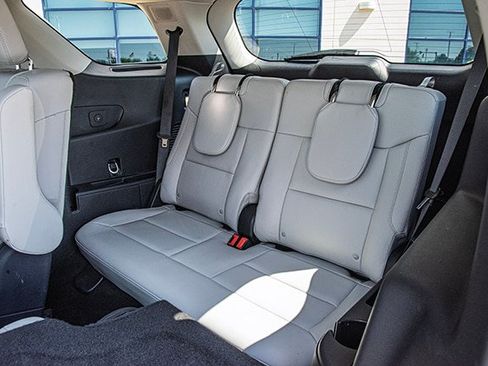 Used 2025 Ford Explorer Platinum w/ LUX Leather Package AWD/4WD image 18