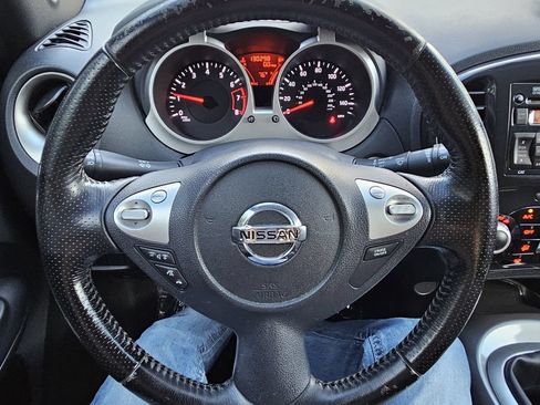 Used 2011 Nissan Juke SV FWD image 17