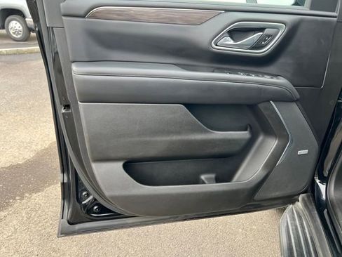 Used 2021 Chevrolet Suburban LT image 11