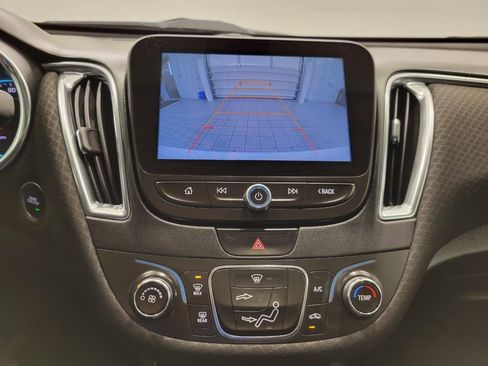 Used 2016 Chevrolet Malibu LT image 14