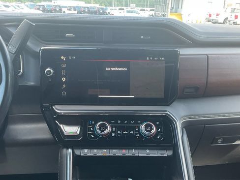 Used 2024 GMC Sierra 2500 Denali Ultimate AWD/4WD image 19