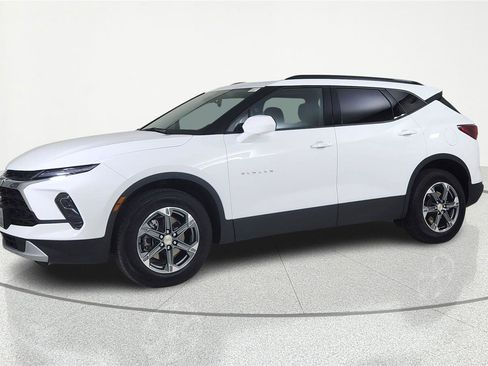Used 2025 Chevrolet Blazer LT w/ Convenience Package AWD/4WD image 2