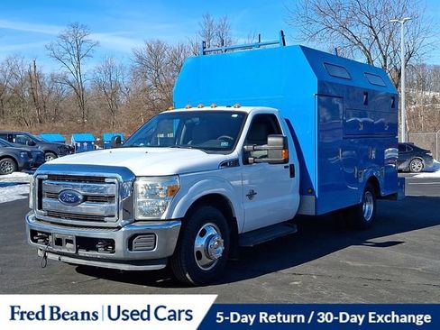 Used 2015 Ford F350 XLT w/ XLT Interior Package image 5