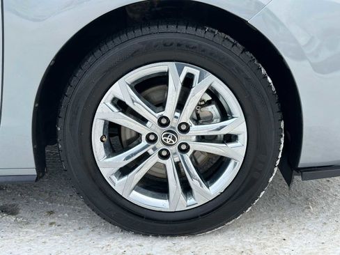 Used 2023 Toyota Sienna XSE image 9