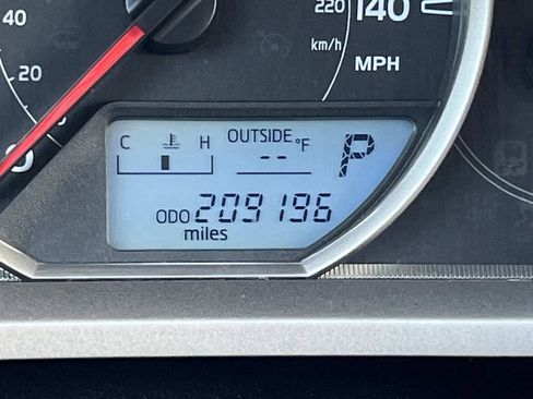Used 2015 Toyota RAV4 LE FWD image 24
