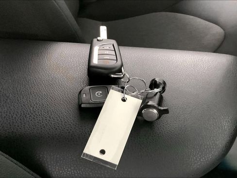 Used 2019 Toyota Camry LE image 13