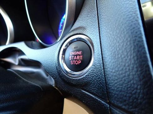 Used 2017 Subaru Outback 3.6R Limited image 25