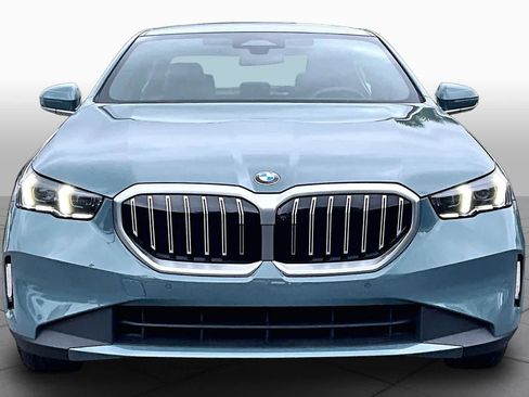 Certified 2026 BMW 530i RWD image 4