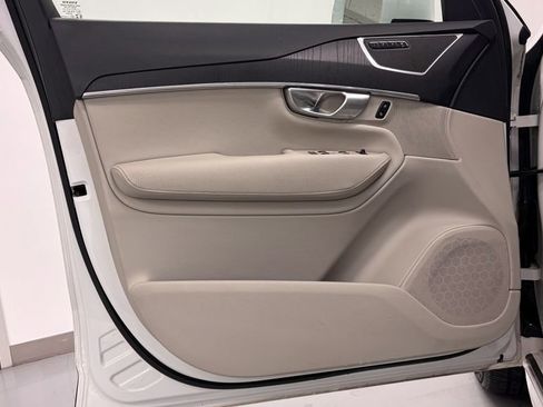 Used 2020 Volvo XC90 T5 Momentum AWD/4WD image 14