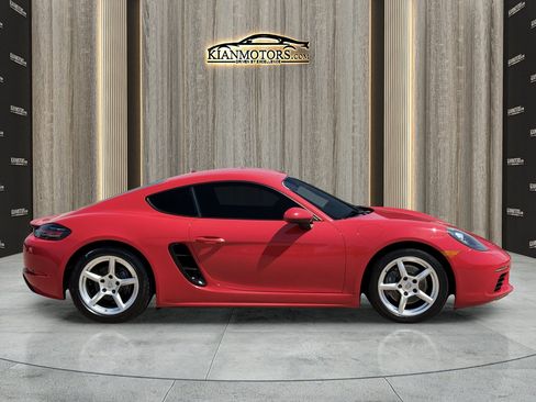 Used 2019 Porsche 718 Cayman RWD image 8
