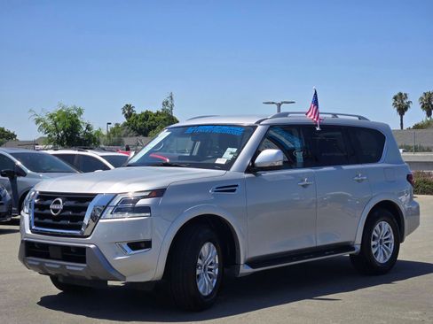 Used 2024 Nissan Armada SV AWD/4WD image 3