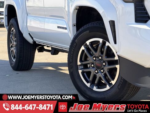 Used 2024 Toyota Tacoma TRD Sport image 12