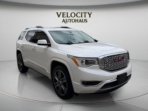 Used 2017 GMC Acadia Denali w/ Technology Package AWD/4WD image 1
