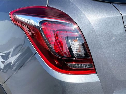 Used 2020 Buick Encore Preferred FWD image 25