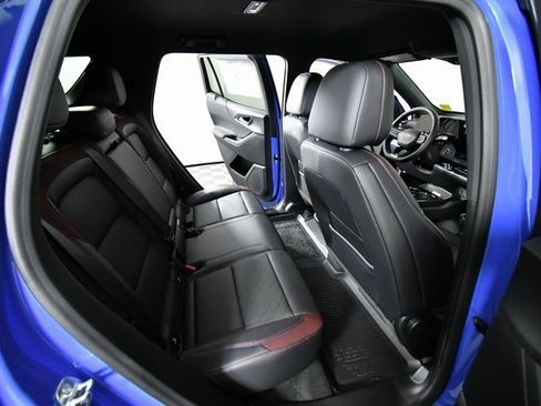 New 2026 Chevrolet Equinox RS w/ LPO, Floor Liner Package image 23