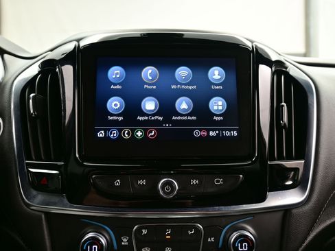 Used 2022 Chevrolet Traverse LT image 21