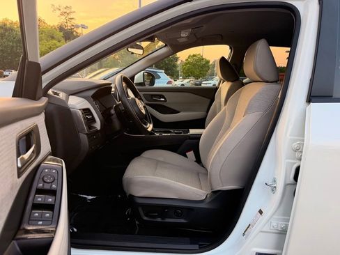 Used 2023 Nissan Rogue SV AWD/4WD image 23