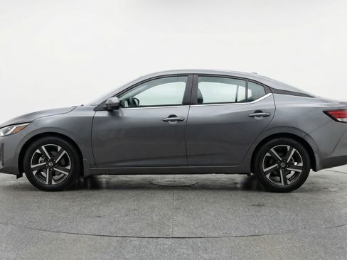 Used 2025 Nissan Sentra SV image 5