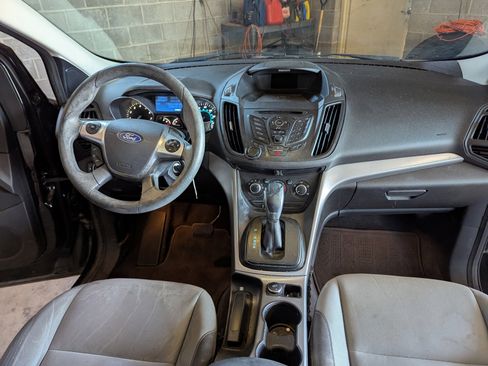 Used 2015 Ford Escape SE image 8