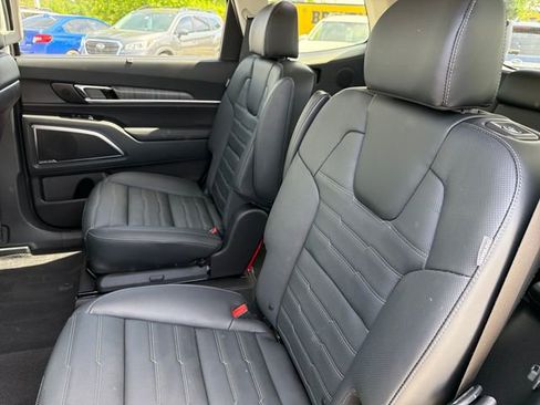 Certified 2025 Kia Telluride SX Prestige AWD/4WD image 20