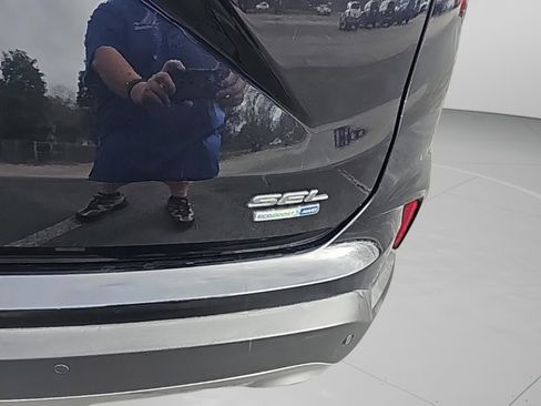 Used 2020 Ford Edge SEL w/ Cold Weather Package image 10