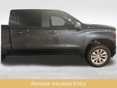 Used 2019 Chevrolet Silverado 1500 Custom w/ Trailering Package image 9