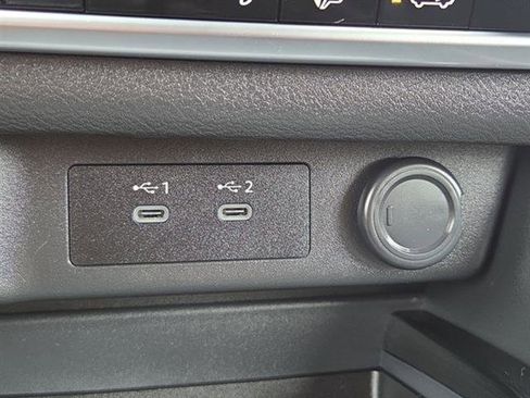 Certified 2025 Nissan Rogue SV image 26