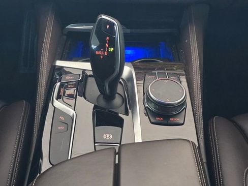 Used 2019 BMW M550i xDrive w/ Premium Package image 12