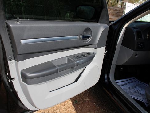 Used 2009 Dodge Charger SXT image 14