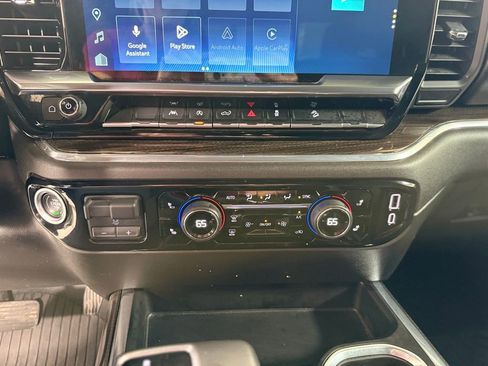 Used 2024 Chevrolet Silverado 1500 LT Trail Boss w/ Convenience Package II image 18