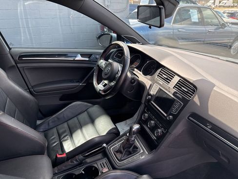 Used 2017 Volkswagen GTI SE FWD image 26