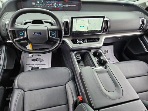 New 2025 Ford Expedition Platinum w/ Driver's Package image 10