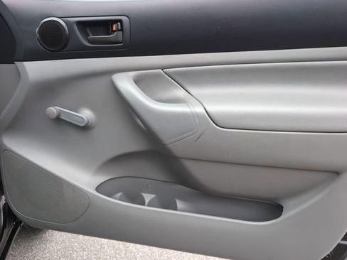 Used 2013 Toyota Tacoma 2WD Regular Cab image 30