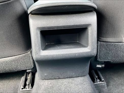 Used 2021 Toyota Camry LE FWD image 10