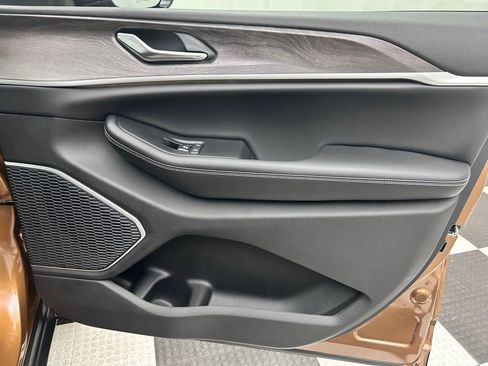 New 2026 Jeep Grand Cherokee Limited AWD/4WD image 15