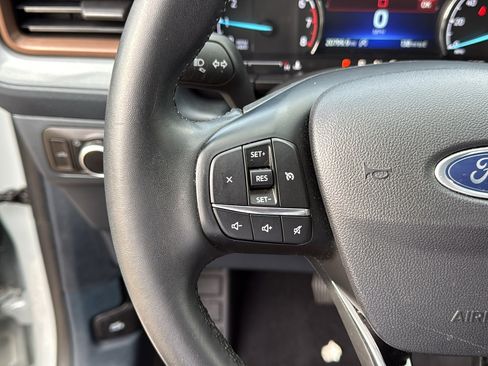 Used 2023 Ford Maverick Lariat w/ Equipment Group 500A Standard image 16