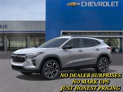 New 2026 Chevrolet Trax RS w/ Driver Confidence Package image 2