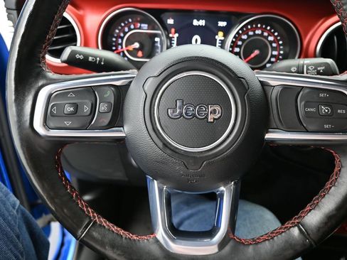Used 2022 Jeep Gladiator Rubicon w/ LED Lighting Group AWD/4WD image 15
