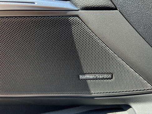 Used 2025 BMW 330i Sedan w/ M Sport Package image 39