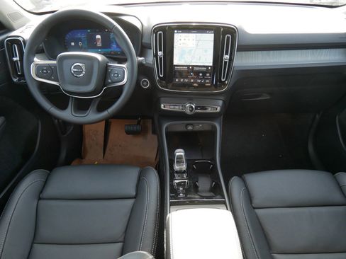 New 2026 Volvo XC40 B5 Ultra w/ Climate Package image 7