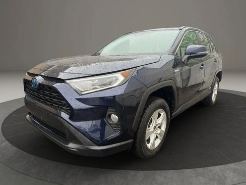 Used 2021 Toyota RAV4 XLE w/ XLE Grade Weather Package AWD/4WD image 1