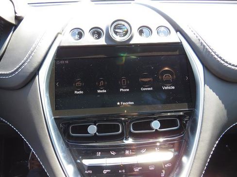 Used 2022 Aston Martin DBX AWD/4WD image 15