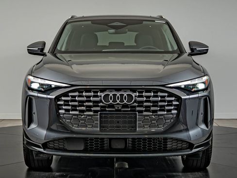 Certified 2025 Audi Q5 Premium Plus w/ Premium Plus AWD/4WD image 2