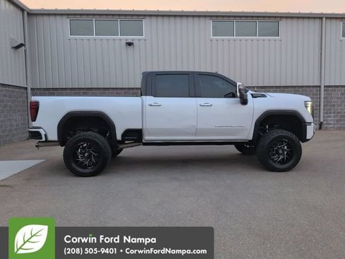 Used 2024 GMC Sierra 3500 Denali Ultimate AWD/4WD image 2