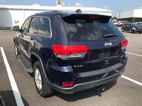 Used 2017 Jeep Grand Cherokee Laredo w/ Quick Order Package 23E AWD/4WD image 3
