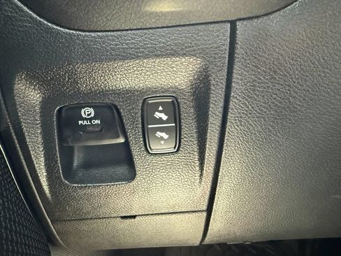 Used 2023 RAM 1500 Laramie AWD/4WD image 20